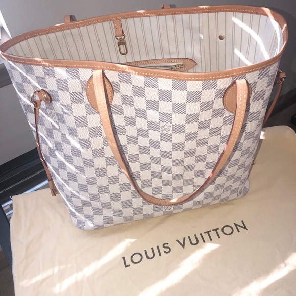 Louis Vuitton Handbags - Louis Vuitton Neverfull MM